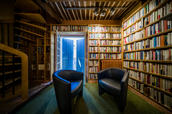 Le Bleuet_reading corner
